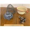 Image 1 : MISC LOT ENAMEL CASTORS ETC
