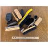 Image 1 : LOT OF WOODEN BRUSHES