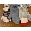 Image 2 : LOT OF GLOVES