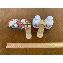 SALT AND PEPPER LOT COOP KING WUEEN FLOWERS