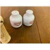 Image 4 : SALT AND PEPPER LOT COOP KING WUEEN FLOWERS
