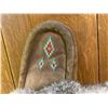 Image 4 : VINTAGE BEADED MUKLUKS