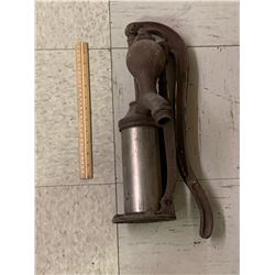 ANTIQUE CAST IRON WATER PUMP