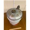 Image 3 : TEXACO 5 GALLON OIL CAN