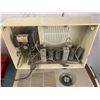 Image 4 : LOT OF VINTAGE SPEAKERS RADIOS RECORD PLAYERS ETC