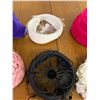 Image 3 : LOT OF VINTAGE LADIES HATS