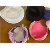 Image 7 : LOT OF VINTAGE LADIES HATS
