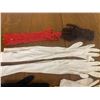 Image 5 : LOT OF VINTAGE LADIES GLOVES
