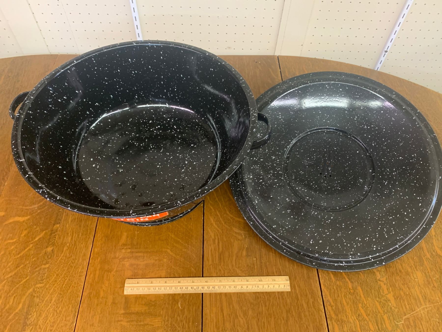 UNUSED VINTAGE BEACON RISE AND SHINE DOUGH KNEADING PAN Schmalz Auctions