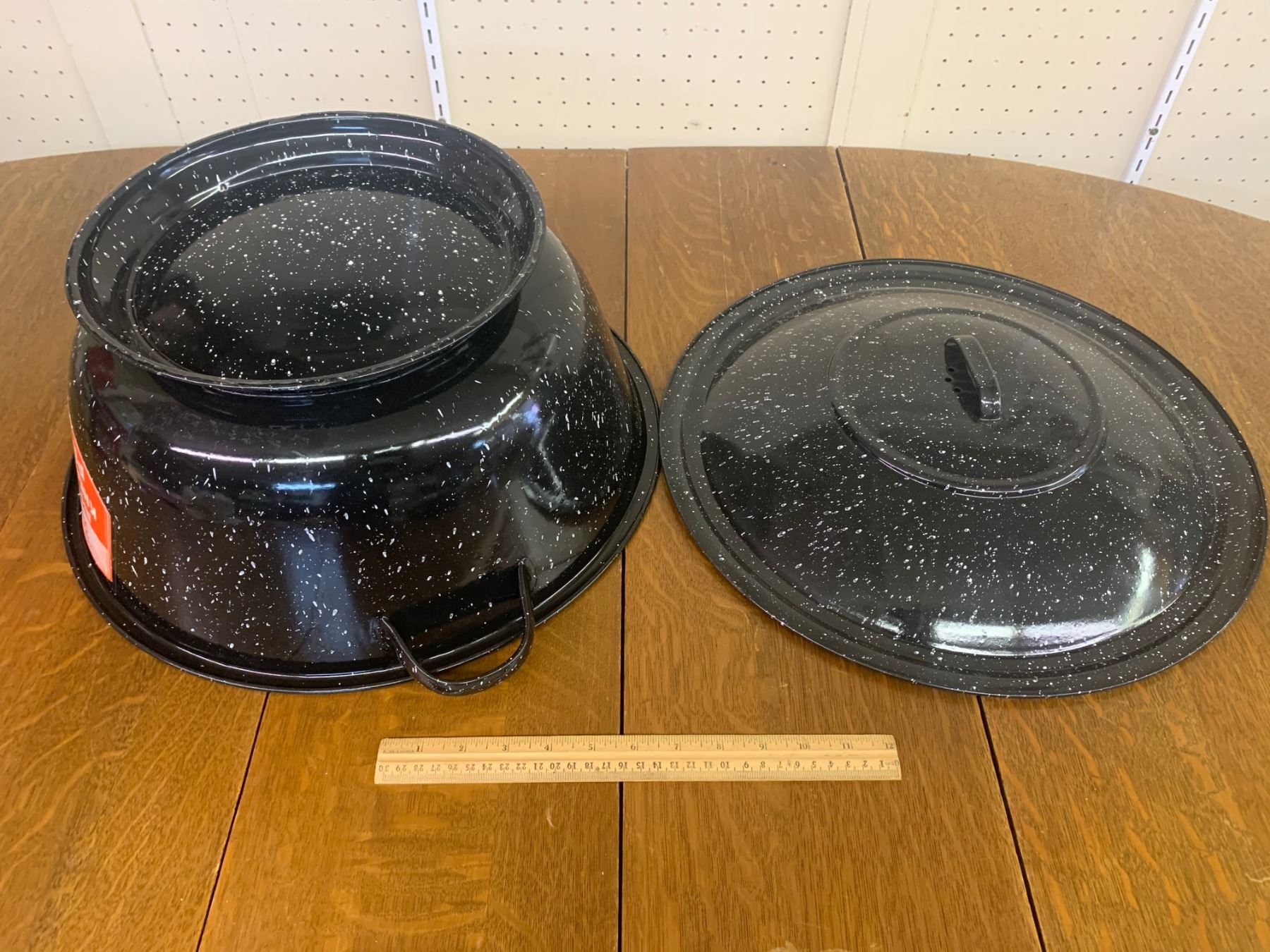 UNUSED VINTAGE BEACON RISE AND SHINE DOUGH KNEADING PAN