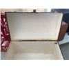 Image 3 : ANTIQUE TRUNK 33x19x21"