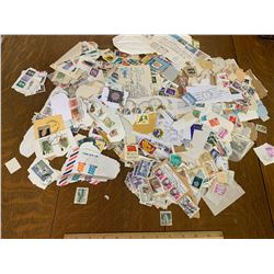 LOT OF INTERNATIONAL USED POSTAGE STAMPS