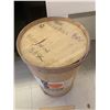 Image 2 : VINTAGE DEVILS FOOD CAKE MIX BARREL