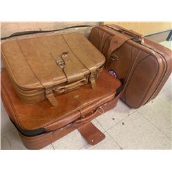 LOT OF 3 SUITCASES