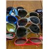 Image 3 : LOT OF VINTAGE SUNGLASSES