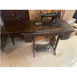 SINGER TREDLE SEWING MACHINE