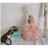 Image 2 : VINTAGE 1950-60'S GLASS PINK LADY BOUDOIR LAMP