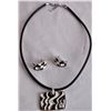 Image 2 : 16" ROPE NECKLACE / BLACK AND WHITE PENDANT - MATCHING EARRINGS