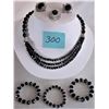 Image 1 : 7 PIECE SET BLACK BEADED AND RHINESTONE