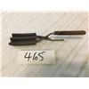 Image 1 : 465-ANTIQUE METAL/WOOD HANDLE HAIR CRIMPER