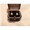 Image 2 : Natural pearl and gold-filled screw back earrings