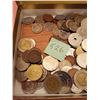 Image 3 : Cigar box with coins