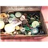 Image 3 : Tin of vintage buttons