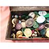 Image 4 : Tin of vintage buttons