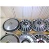 Image 5 : VANIETY OF VINTAGE HUBCAPS PONTIAC