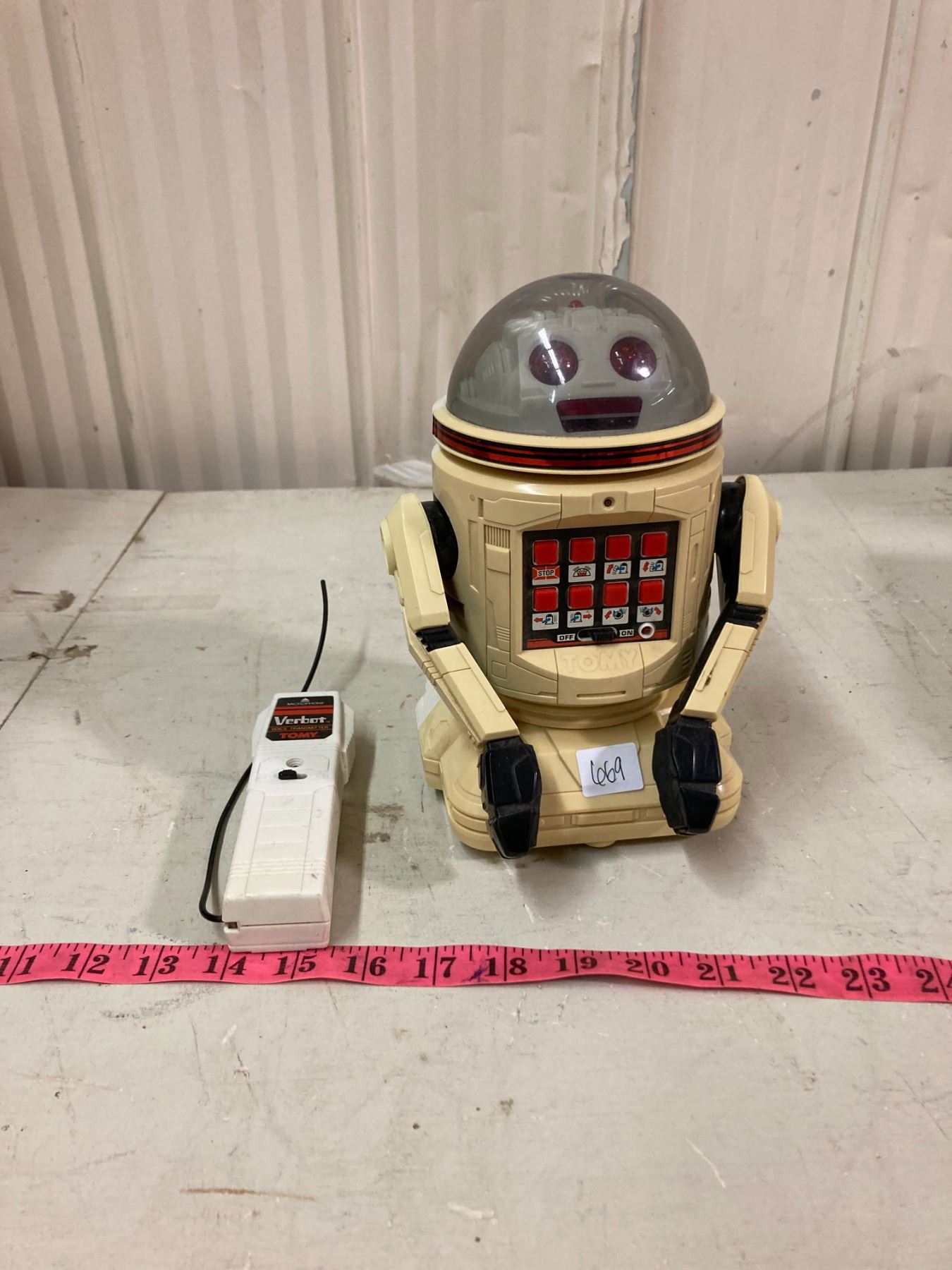 VINTAGE REMOTE CONTROLLED ROBOT BATTERY OPERATED Schmalz Auctions