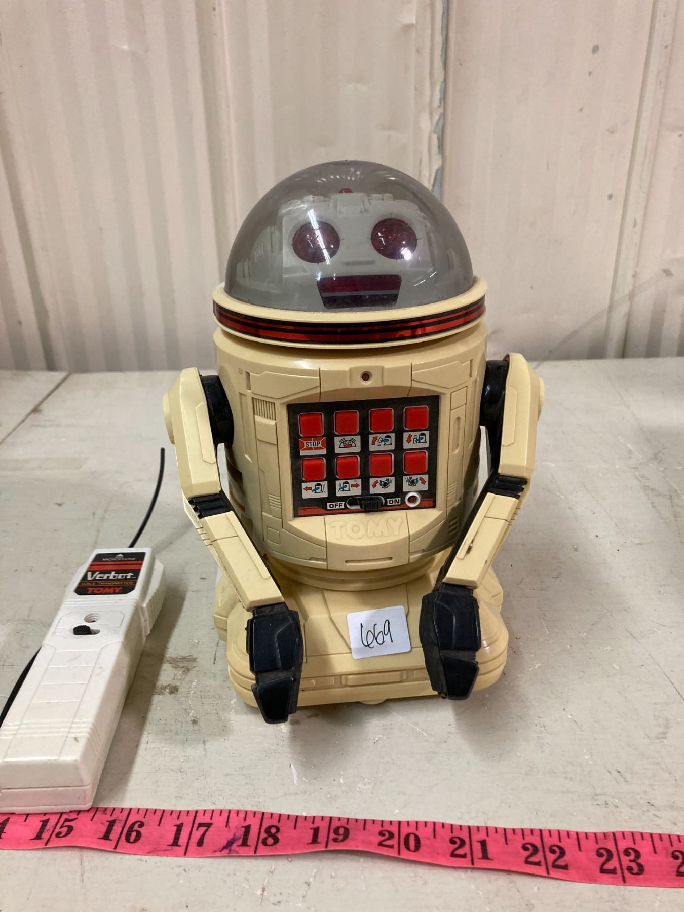 VINTAGE REMOTE CONTROLLED ROBOT BATTERY OPERATED Schmalz Auctions
