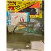 Image 4 : TACKLE BOX WITH HOOKS
