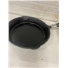 Image 3 : 2 cast frying pans 10" and 13"