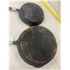 Image 6 : 2 cast frying pans 10" and 13"