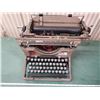 Image 1 : ANTIQUE UNDERWOOD TYPEWRITER