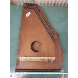ANTIQUE AUTO HARP
