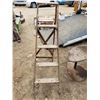 Image 2 : Woodent Stepladder 56"
