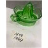 Image 3 : Green Depression Glass Juicer