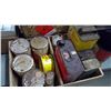 Image 4 : VARIOUS OIL CANS AND TINS