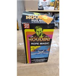 1987 HOUDINI ROPE MAGIC UNKNOWN IF COMPLETE  AMAV ROPE MAGIC 10 TRICKS INCLUDES INSTRUCTIONS