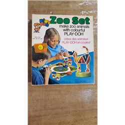 VINTAGE PLAY-DOH ZOO SET 1972 KENNER PLAY-DOH ZOO SET IN BOX