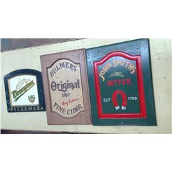 3 PUB DECORATIONS