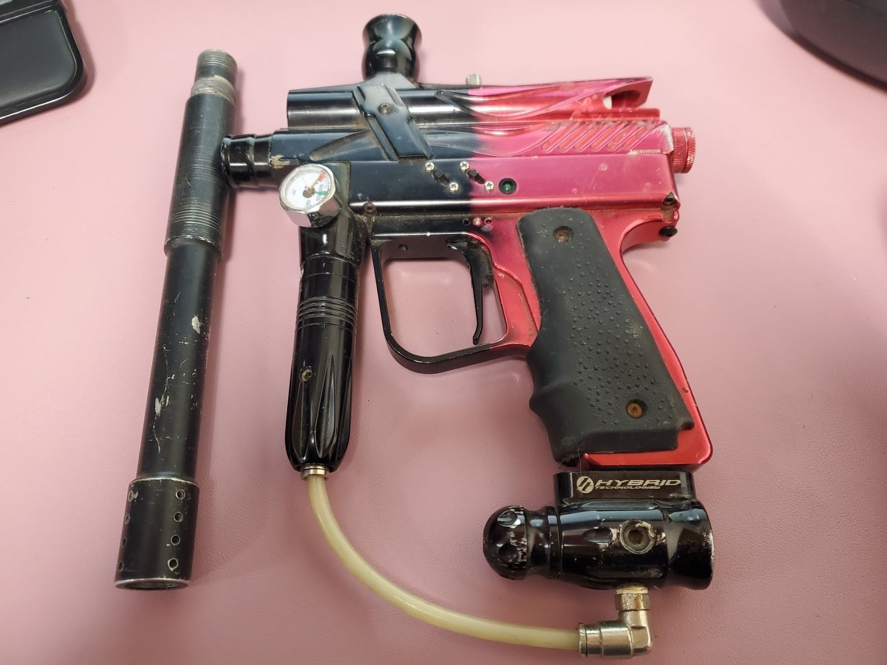 PAINTBALL GUN AND ACCESSORIES (NOT TESTED)