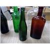 Image 5 : LOT OF RED BOTTLES AND GLASS JUGS