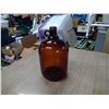 Image 9 : LOT OF RED BOTTLES AND GLASS JUGS