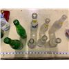 Image 3 : 8 VINTAGE POP BOTTLES
