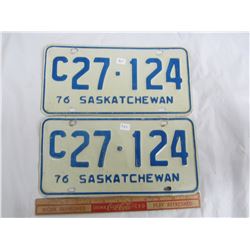 PAIR SASKATCHEWAN 1976 LICENSE PLATES