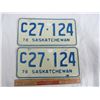 Image 1 : PAIR SASKATCHEWAN 1976 LICENSE PLATES