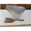 Image 2 : VINTAGE COAL PAIL AND SHOVEL