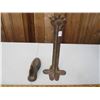 Image 1 : ANTIQUE SHOE REPAIR STAND
